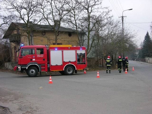 W niedzielę,  30 listopada, po godz. 13 wybuchł pożar w Skierniewicach przy ul Słonecznej. Zapaliło się wnętrze opuszczonego domu.