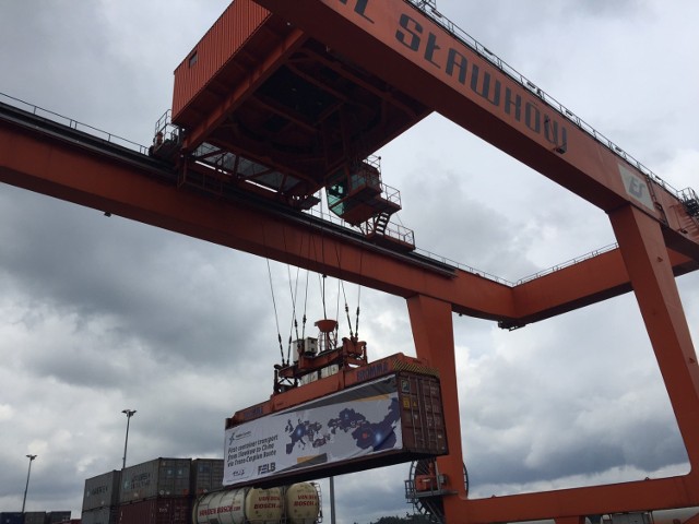 Spółka PKP LHS wspólnie z firmą Far East Land Bridge organizuje pierwszy przewóz kontenera trasą transkaspijską, ze Sławkowa w woj. śląskim do Urumczi w zachodnich Chinach