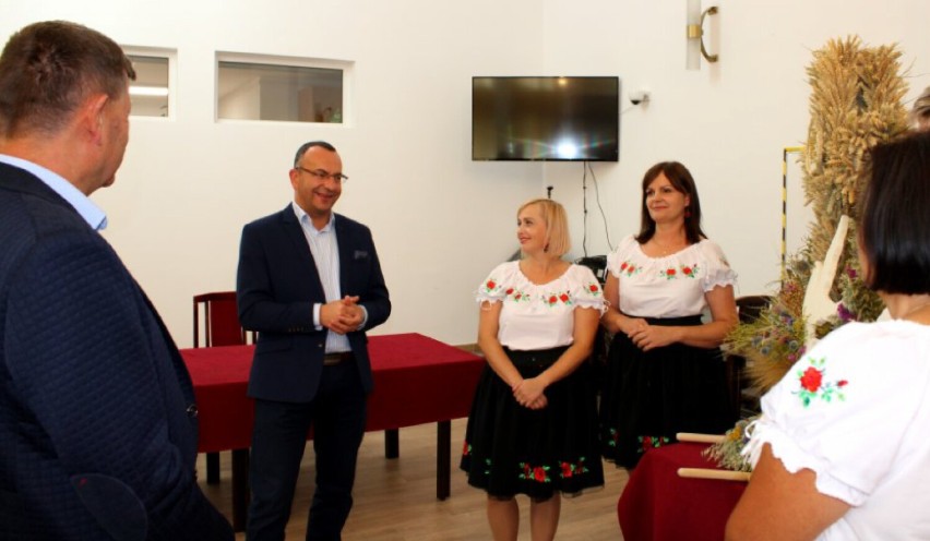 Panie z KGW w Orzechowcach zaprezentowały gminy Żurawica...