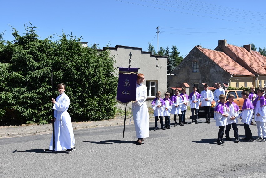 Ks. kan. Ryszard Goliński został pochowany na cmentarzu w Nekli [FOTO, FILM]