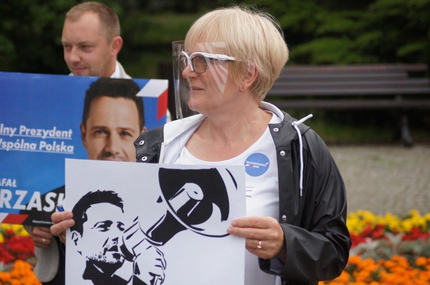 Wybory Radomsko 2020: Sztab Trzaskowskiego podsumował kampanię. "Mamy dość!", "Idźcie na wybory!" [ZDJĘCIA, FILM]