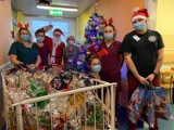 Pomocnicy Mikołaja pojawili się w legnickim szpitalu na oddziałach dziecięcych ZDJĘCIA