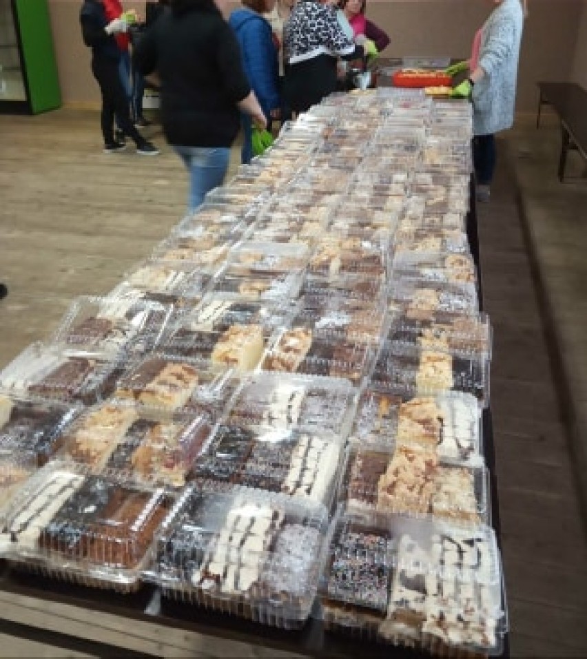 W sobotę i niedzielę kiermasz ciast w Osjakowie. KGW w Walkowie zbiera pieniądze na operację Wojtusia Howisa FOTO