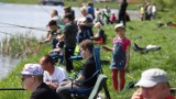 Dzieci zabrały wędki i... "opanowały" zalew. Darmowy kurs wędkowania w Kielcach cieszył się dużą popularnością. Zobacz zdjęcia