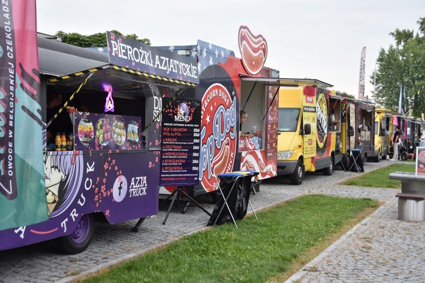 Zobacz jakie foodtrucki czekają w Sandomierzu i jakich...