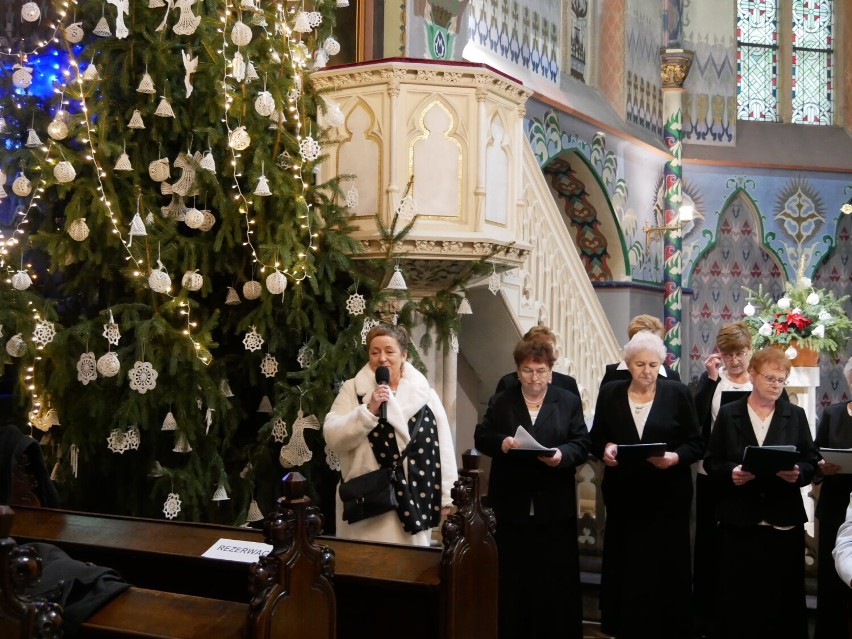 Świąteczny koncert zespołu "Zgoda" w kościele pw. św Wawrzyńca w Kamieńcu