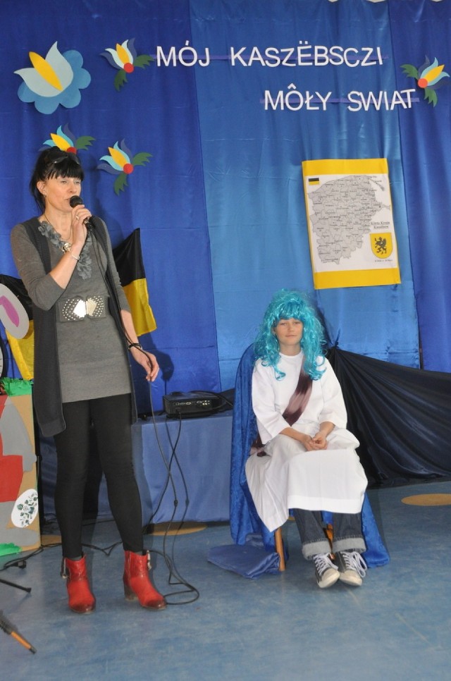 Zdjęcia z finałowego dnia Tygodnia Kaszubskiego w Szkole Podstawowej w Grzybnie