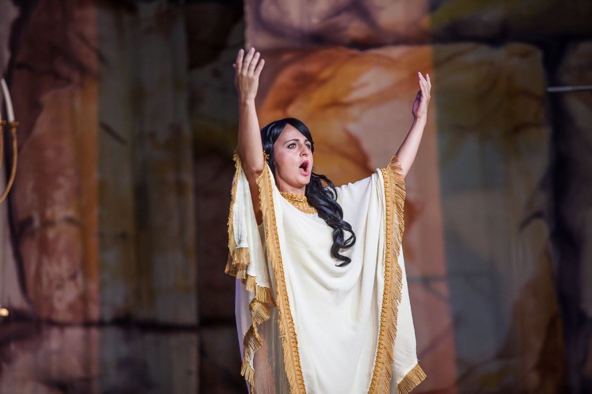 Opera "Nabucco" Verdiego została wystawiona na deskach sceny...