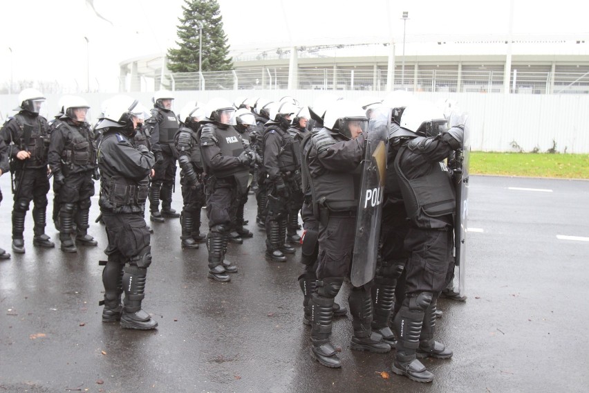 Policjanci ćwiczyli na Stadionie Śląskim [ZDJĘCIA]