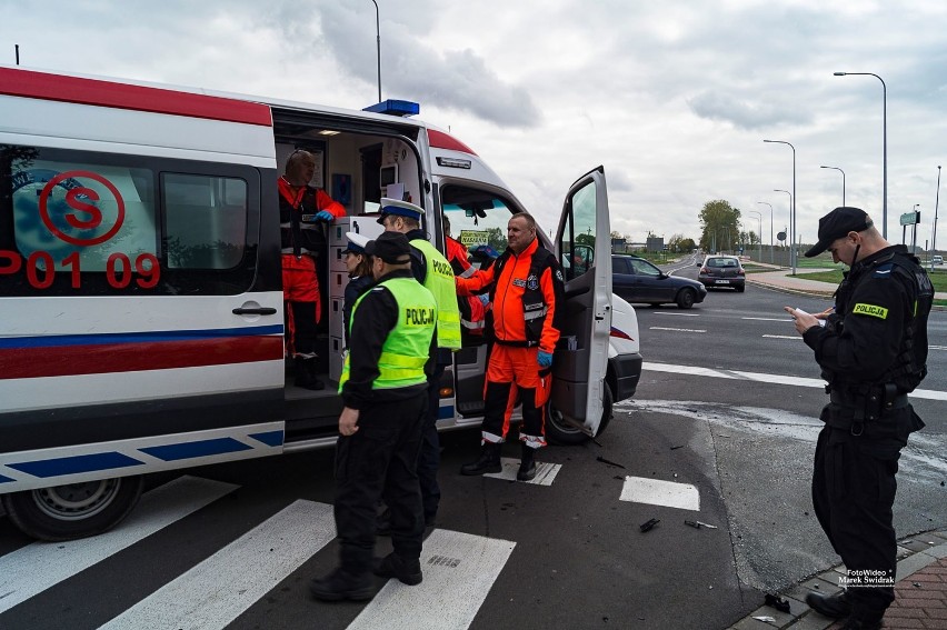 Wypadek w Wągrowcu. Dwie osoby trafiły do szpitala 
