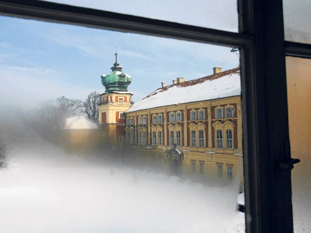 Muzeum - Zamek w Łańcucie przygotowuje wystawę plenerową pokazującą, jakie prace prowadzone są wewnątrz.