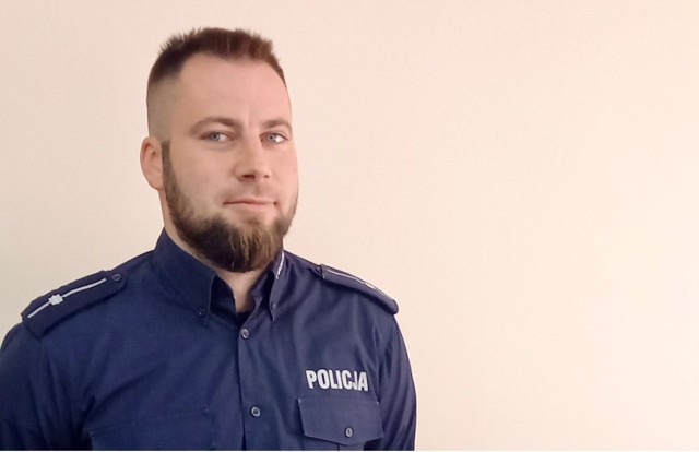 Policjant - mł.asp. Patryk Pietrzak z Komisariatu Policji w Kosakowie - w drodze do pracy, zatrzymał kierowcę, który kierował autem pod wpływem narkotyków