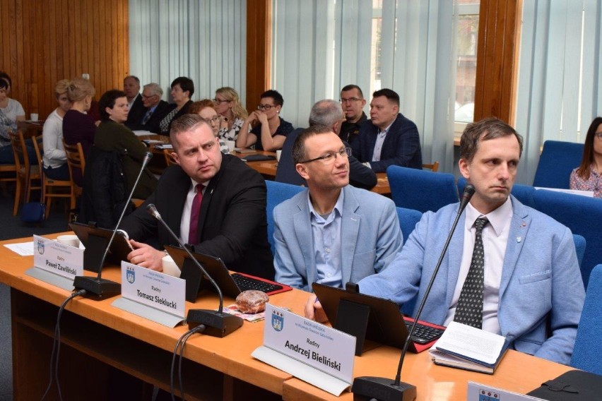 Nowy Dwór Gdański. Radni spotkali się podczas VII sesji Rady Miejskiej. Podziękowano sołtysom za ich działalność