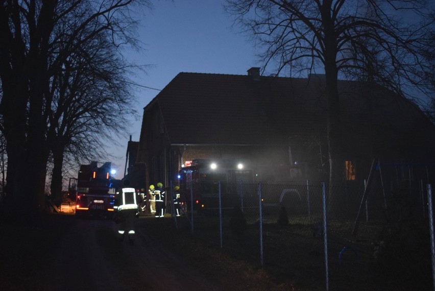 Gmina Gniezno. W Kalinie zapaliła się sadza w kominie [FOTO]