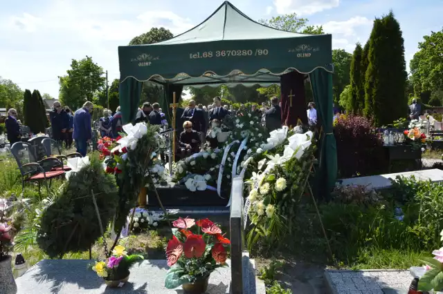 Tłumy pożegnały Kacpra Zielińskiego na cmentarzu komunalnym w Żaganiu.