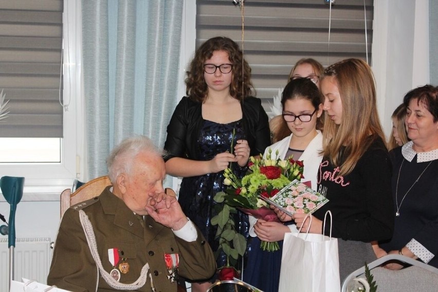 Alfons Łazarczyk z Cybinki skończył 102 lata. Dołączmy się do życzeń. 