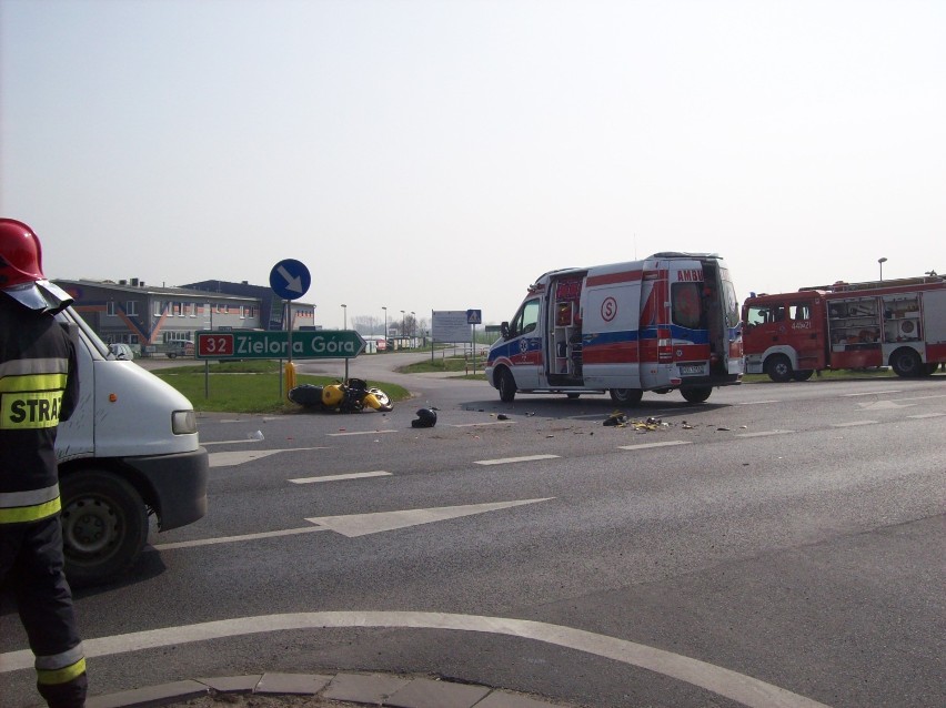 Wypadek na skrzyżowaniu K32 i drogi powiatowej prowadzącej do Wielichowa. Motocyklista zmarł FOTO