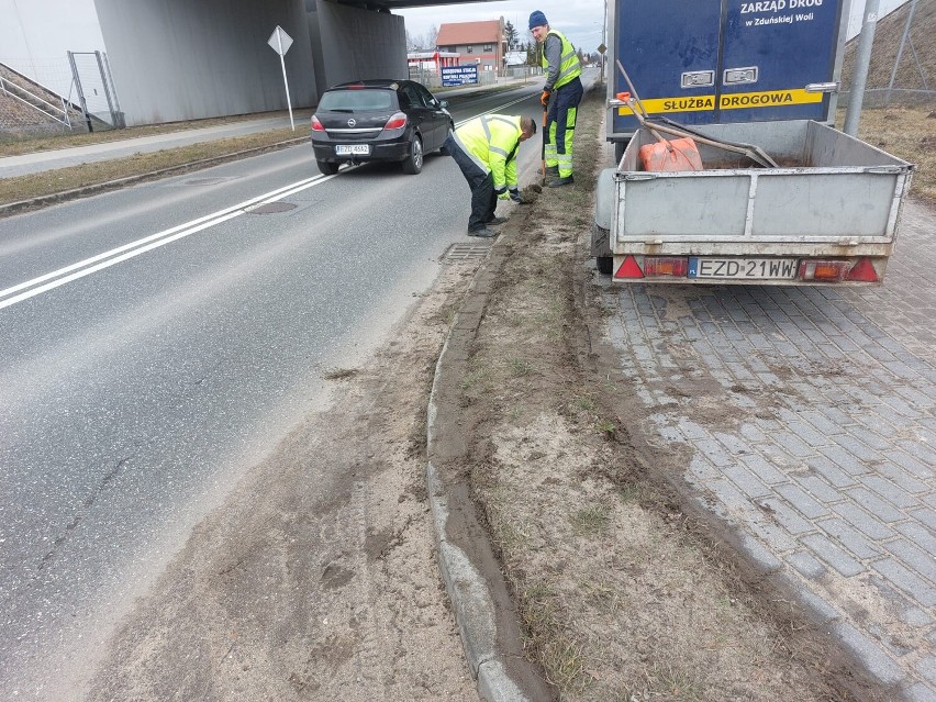 Pozimowe sprzątanie na ulicach Zduńskiej Woli. PZD ostrzega...