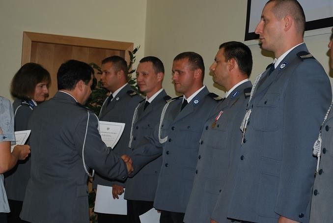 Leszno - Policjanci świętują: awanse dostało kilkudziesięciu mundurowych (GALERIA)
