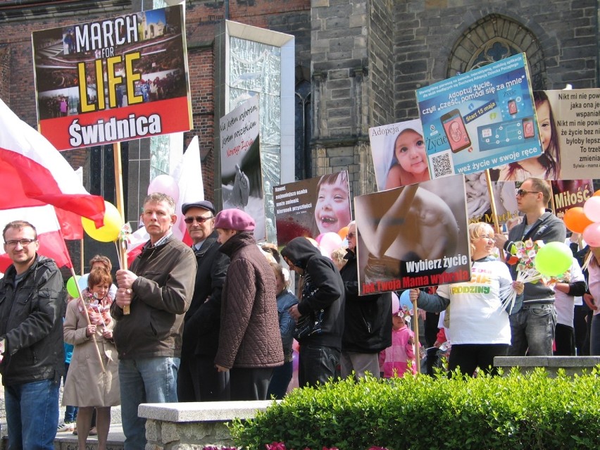 Marsz dla życia i rodziny w Świdnicy. „Każde życie jest bezcenne”