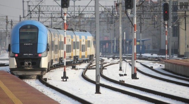 Pociągi na trasie Gliwice - Katowice staneły. Kursy sa odwołane z powodu warunków atmosferycznych i awarii technicznych.
