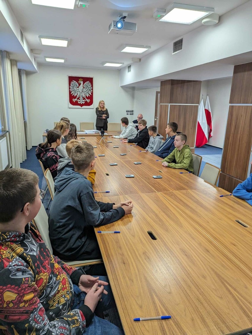 Wizyta uczniów w Urzędzie Miasta i Gminy w Budzyniu