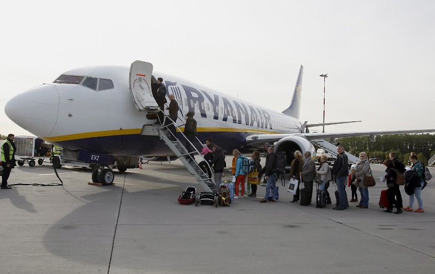 Linie Ryanair świętują odprawienie z łódzkiego lotniska 2,5-milionowego pasażera / 6.10.2015