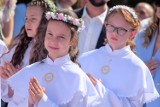 Pierwsza Komunia Święta w Zduńskiej Woli-Karsznicach 2023. Do sakramentu przystąpiło blisko 50 dzieci ZDJĘCIA