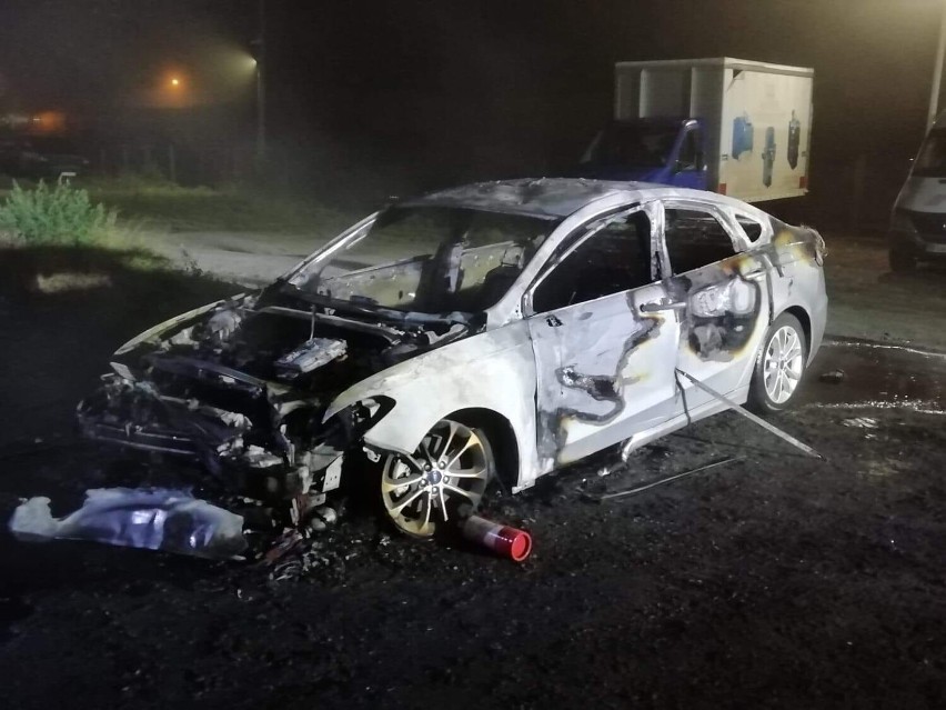 Pożar samochodu osobowego w Medyce. Interwencja straży pożarnej [ZDJĘCIA]