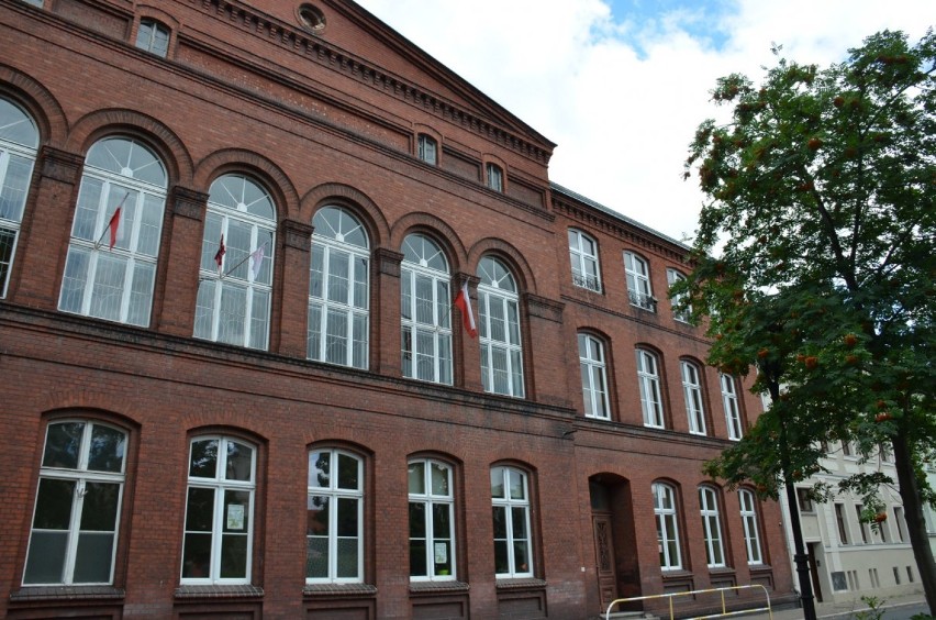 Salezjanie otwierają szkołę na pl. J. Metziga w Lesznie