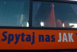 Słupsk: Pomarańczowy unijny autobus stanął na placu Zwycięstwa