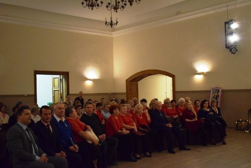 Głuszyca: Panie świętowały w Centrum Kultury - Miejskiej Bibliotece Publicznej