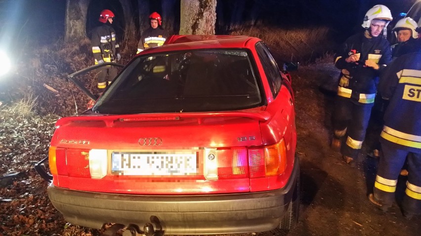 Wypadek w Niegławkach. Cztery osoby trafiły do szpitala
