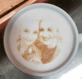 Kraków. W Friends Caffe wypijesz kawę ze swoim zdjęciem na piance! [ZDJĘCIA]