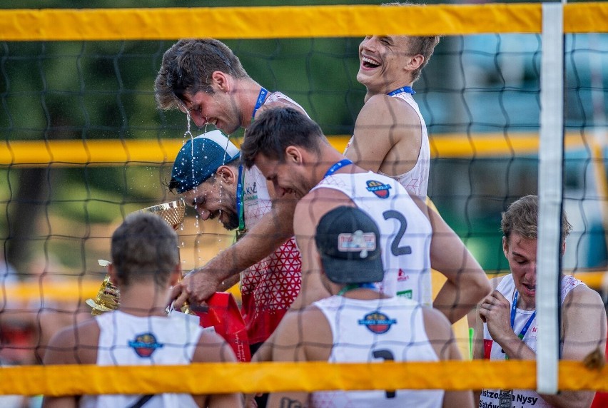 Poznaliśmy mistrzów Nysy w siatkówce plażowej! Na podium...