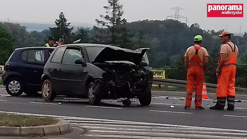 Wypadek na trasie Świebodzice - Wałbrzych [ZDJĘCIA] 