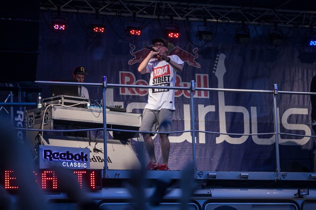 W 2013 roku na Red Bull Tour Bus w Łodzi wystąpił Pezet