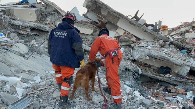 Trzęsienie ziemi w Turcji i Syrii pozbawiło dachu nad głową setki tysiące osób. Potrzebują oni naszej pomocy