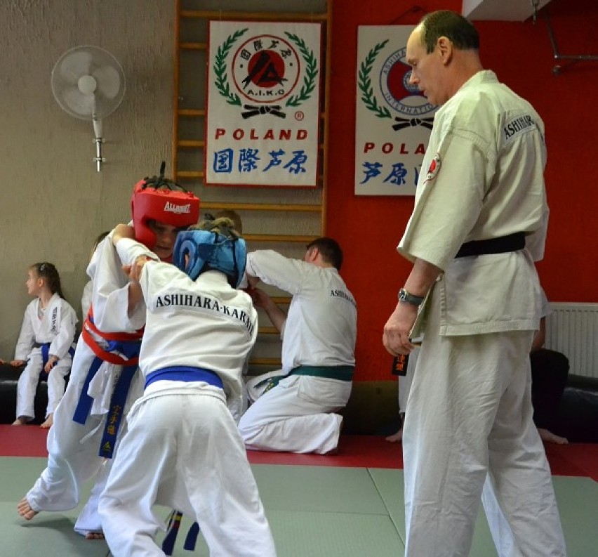 Sukcesy zawodników Klubu Ashihara Karate w Darłowie na wojewódzkim turnieju [ZDJĘCIA]