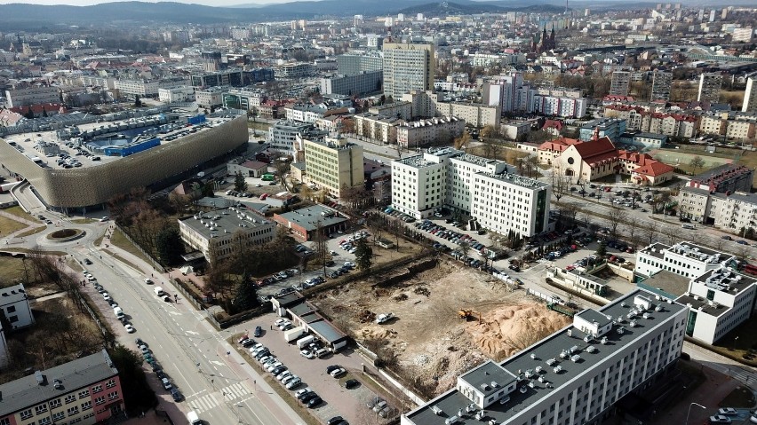 Wielka zmiana w centrum Kielc. Budują kompleks biur i apartamentów (WIDEO, ZDJĘCIA) 