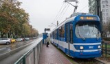 Poważne utrudnienia na alei Pokoju. Robotnicy remontują torowisko, tramwaje nie kursują