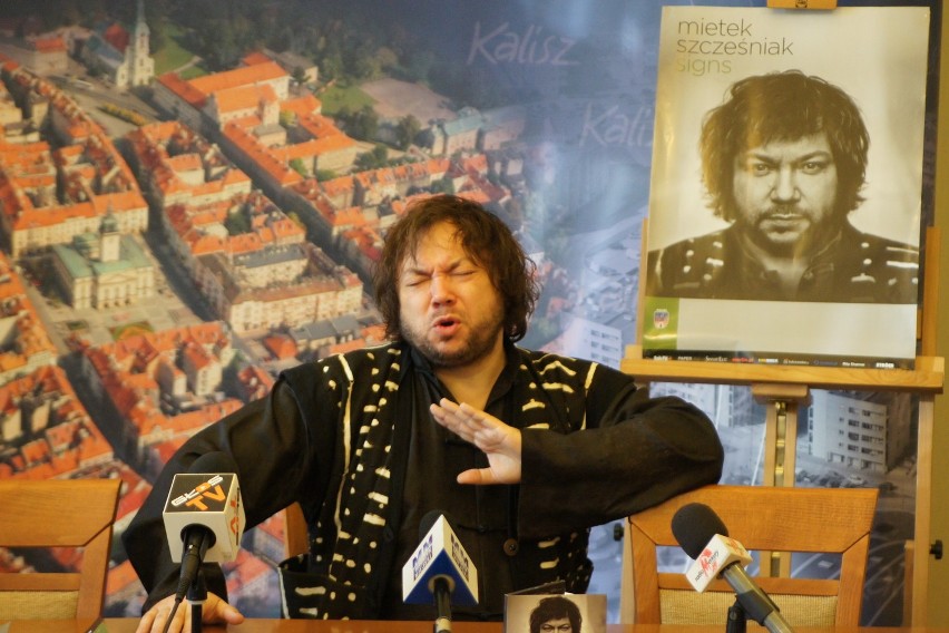 W Kaliszu Mietek Szcześniak promował swoją nową płytę ,,Sings''. ZOBACZ FILM
