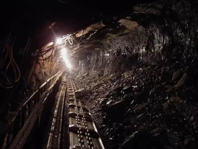 JSW: afera w kopalni Pniówek. Wysocy rangą pracownicy z biznesmenami umawiali się na fikcyjne roboty i dostawy