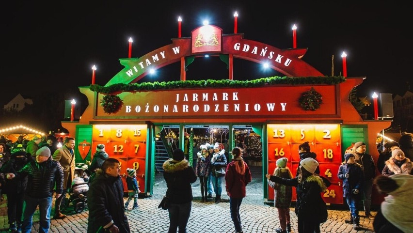 W Gdańsku odbywają się dwa kiermasze świąteczne. Pierwszym...
