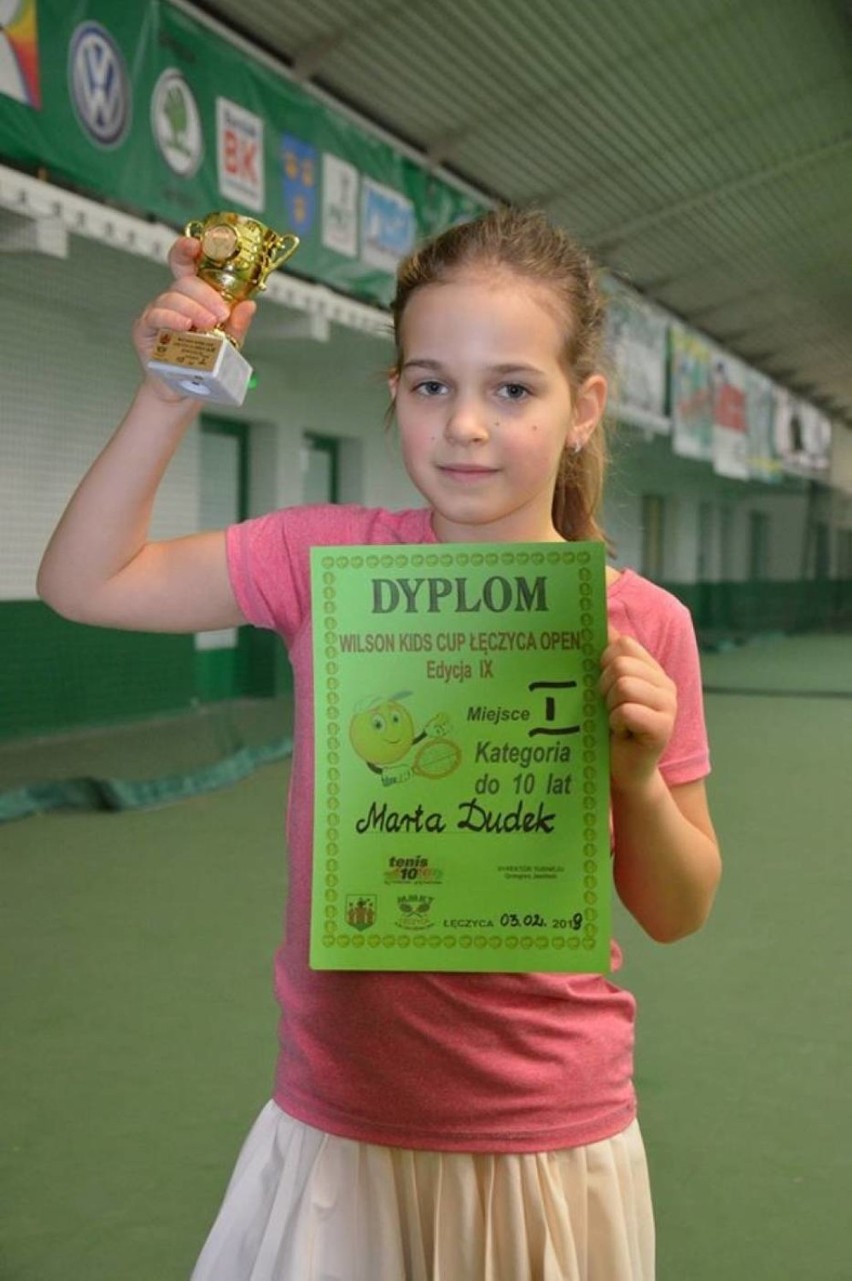 Młoda tenisistka z Bełchatowa walczy w turniejach z...