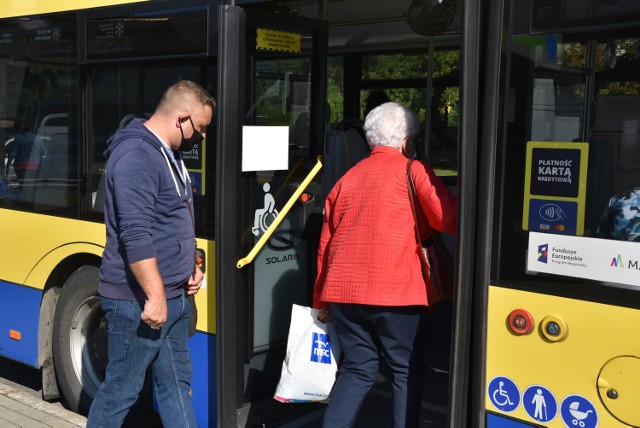 Zmiany dotyczą głównie czasu odjazdu wybranych autobusów miejskich z przystanków