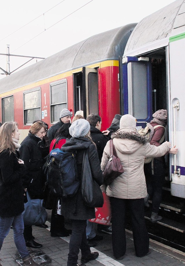 Podróżni surowo ocenili komfort podróży pociągami