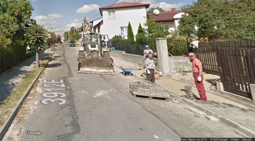 Mieszkańcy Przedborza na Google Street View. Kto wpadł w oko...