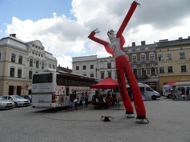 Poniedziałkowa akcja oddawania krwi w Cieszynie cieszyła się sporym zainteresowaniem zwłaszcza młodzieży.