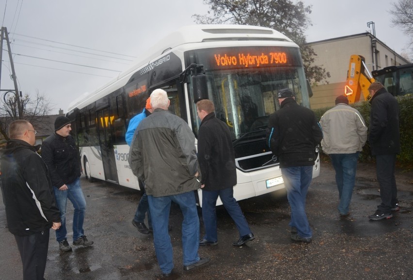 Rędziny: Gminny Zakład Komunikacyjny testował hybrydowy autobus marki volvo [ZDJĘCIA]